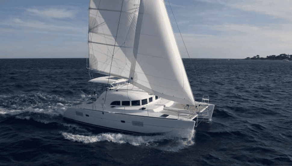 Mejores rutas en barco desde Puerto Banús: Marbella, Estepona, Sotogrande y Gibraltrar
