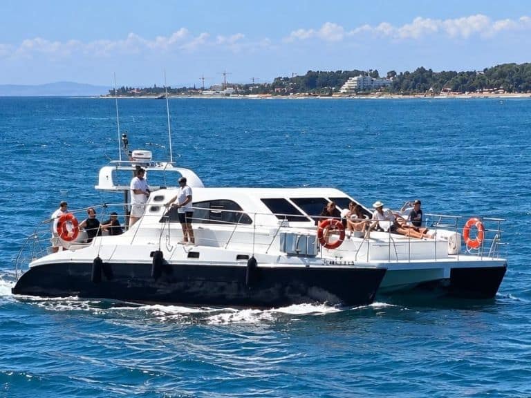 Catamaran 40 Cruiser 6 Catamaran ISLA Puerto Banus Marbella Boat Charter - 2